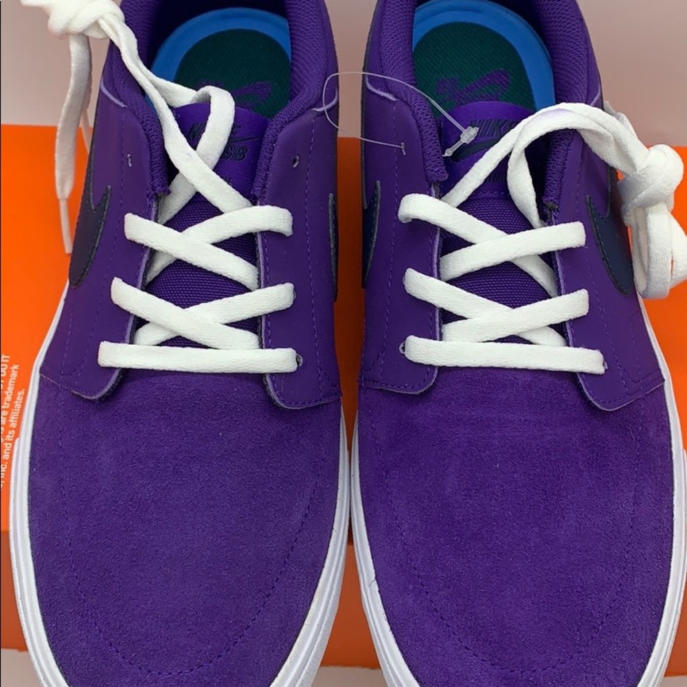 Nike men’s sneakers - Picture 8 of 16